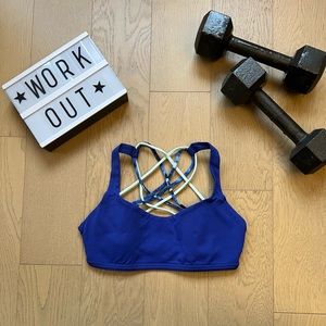 Lululemon Size 6 Free to Be Sports Bra